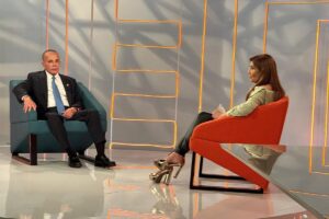 Zulia governor and Un Nuevo Tiempo presidential candidate Manuel Rosales during the interview at Venevision. Photo: Venevision.