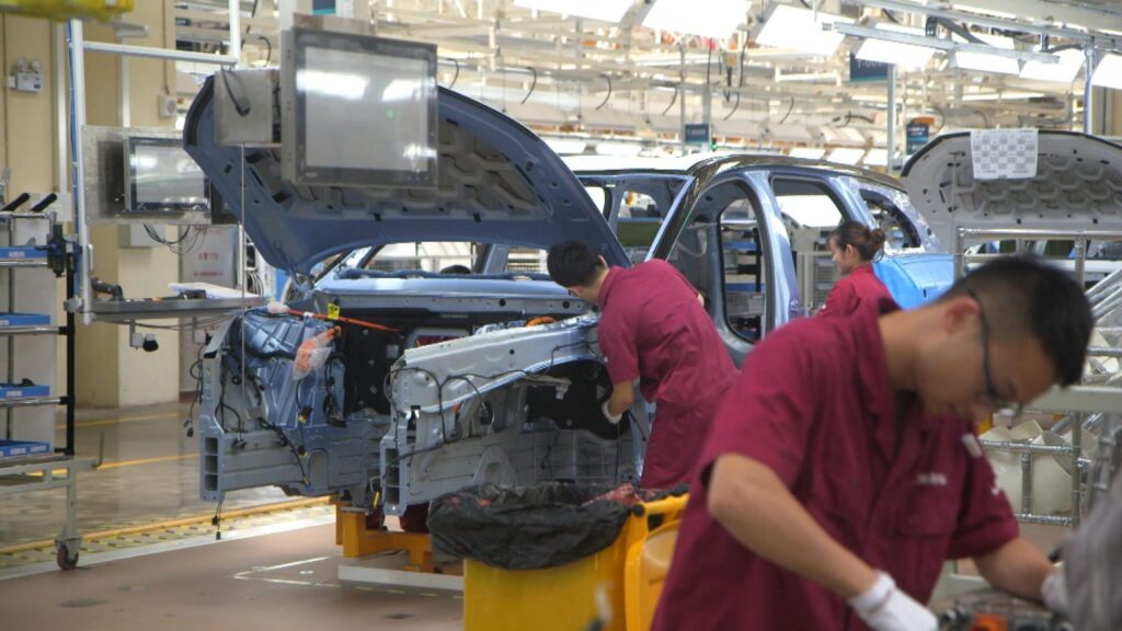 Assembly line at Chinese all-electric car company Nio. Photo: Struggle La Lucha/File photo.