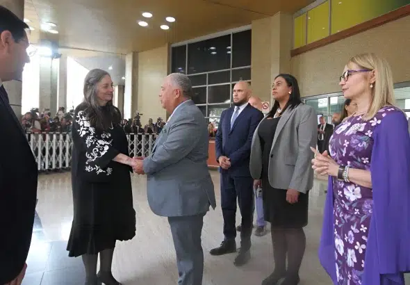 Venezuela's National Electoral Council President Elvis Amoroso (right) greets Jennie Lincoln (left), Carter Center's senior advisor for Latin America and the Caribbean, April 16, 2024. Photo: X/@Mippcivzla.