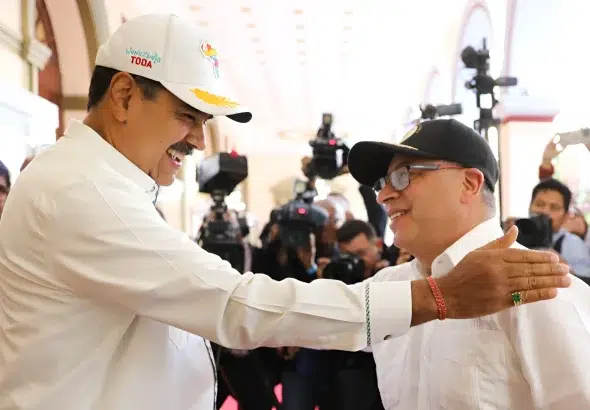 Venezuelan President Nicolás Maduro (left) greets Colombian President Gustavo Petro (right) during a presidential meeting at Miraflores Palace, Caracas, Venezuela, April 9, 2024. Photo: Presidential Press.