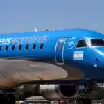 An Embraer 190 jet belonging to Aerolíneas Argentinas. Photo: Carolina Campos.