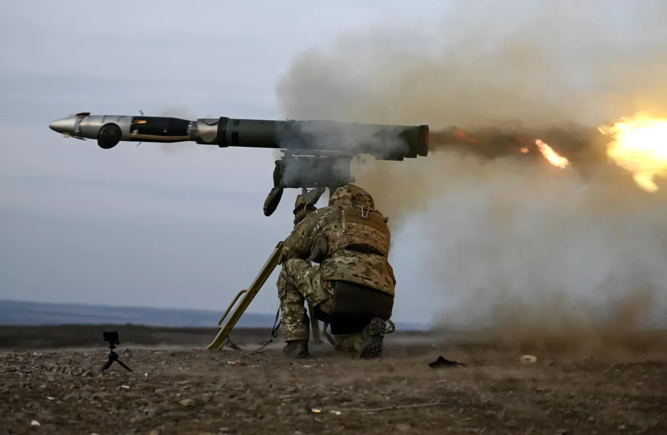 A servicemen of the Tsentr Battlegroup of Russian Armed Forces perfects his skills in firing Kornet anti-tank missile system. Photo: Stanislav Krasilnikov/Sputnik.