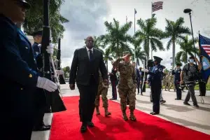 US Secretary of Defense Lloyd. J. Austin III and Gen. Laura J. Richardson, commander of US Southern Command, arrive at SOUTHCOM headquarters, July 25, 2022. Photo: Chad J. McNeeley/DoD.