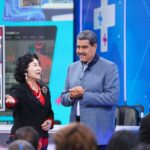 President Nicolás Maduro and Dr. Tao Yita, president of the China Special Economic Zones Research Center, announce the proposal to organize the World SEZ Forum in Venezuela on "Con Maduro+". April 29, 2024. Photo: Presidential Press.