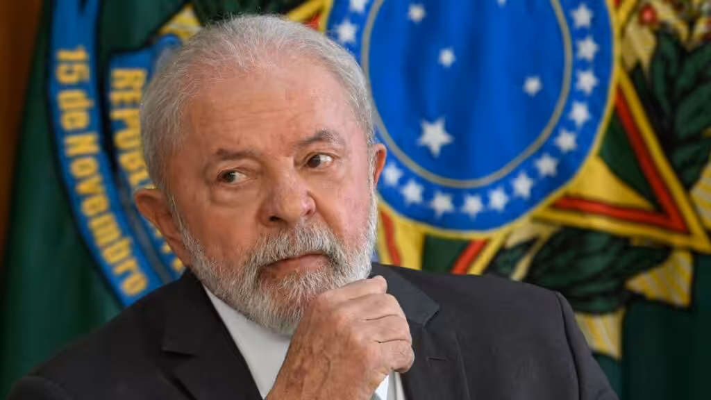 The president of Brazil, Luiz Inacio Lula da Silva, participates in a breakfast meeting with journalists at the Planalto Palace on April 6, 2023. Photo: Mateus Bonomi/AGIF.