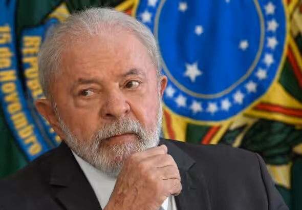 The president of Brazil, Luiz Inacio Lula da Silva, participates in a breakfast meeting with journalists at the Planalto Palace on April 6, 2023. Photo: Mateus Bonomi/AGIF.