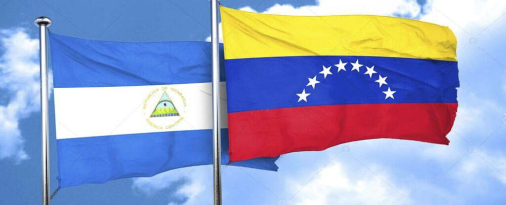 Flags of Nicaragua and Venezuela. Photo: El19Digital/File photo.