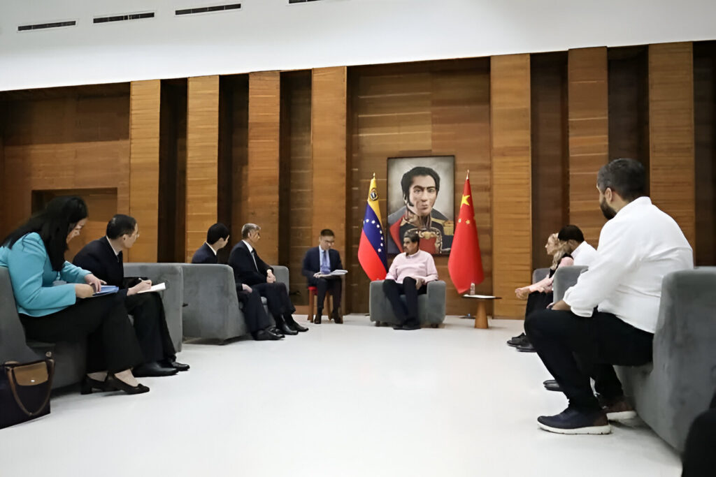 Venezuelan President Nicolás Maduro meets a delegation from the Central Committee of the Communist Party of China (CPC), led by Chen Zhou, in Caracas on May 8, 2024.