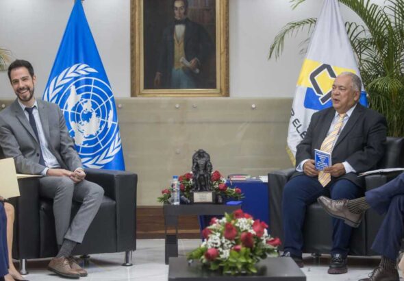 Jorge Alberto Grayeb (left), head of the UN delegation of electoral experts, meets with the president of the Venezuelan National Electoral Council (CNE) Elvis Amoroso (right), Caracas, April 23, 2024. Photo: EFE.
