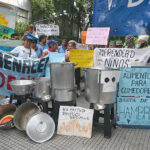Protests demanding food for the soup kitchens in Argentina. Photo: Express Diario.