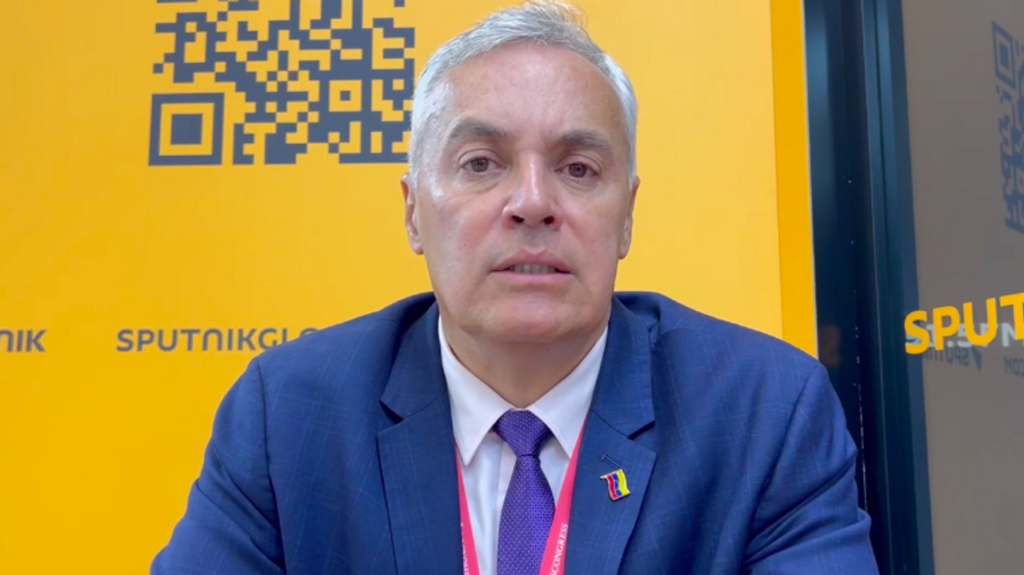 Venezuelan Tourism Minister Ali Padrón in an interview with the Russian media Sputnik. Photo: Sputnik.