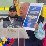 National Electoral Council (CNE) President Elvis Amoroso, accompanied by the CNE executive board, giving statements to the press about the electoral drill scheduled for Sunday, June 30. Photo: MundoUR.