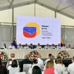 Delegates from the Colombian government, the Segunda Marquetalia, and the guarantor and accompanying countries during the ceremony launching peace negotiations in Caracas on June 24. 2024. Photo: X/@NoruegaenCOL.