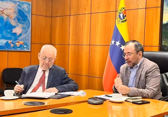 Pedro Sassone (left), newly appointed vice minister for Venezuelan migrants, next to Venezuelan Foreign Minister Yván Gil (right). Photo: X/@yvangil.
