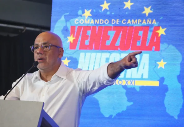 PSUV Deputy Jorge Rodríguez during a press conference called to condemn the plans of Vente Venezuela's "political asylum seekers" at the Argentinian embassy in Caracas to organize terrorism and violence in Caracas, on Thursday, June 27, 2024. Photo: Telesur.