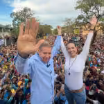 Manipulated photo of Edmundo Gonzalez (left) and Maria Corina Machado (right) during a political rally in Guarenas, Miranda state, Venezuela. Media experts have noted that this photo manipulates dimensions to make a small crowd look larger. Photo: X/@EdmundoGU.
