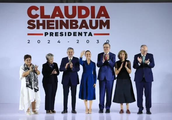 Mexican President-elect Claudia Sheinbaum (center) with the first six members of her government. Photo: La Jornada.