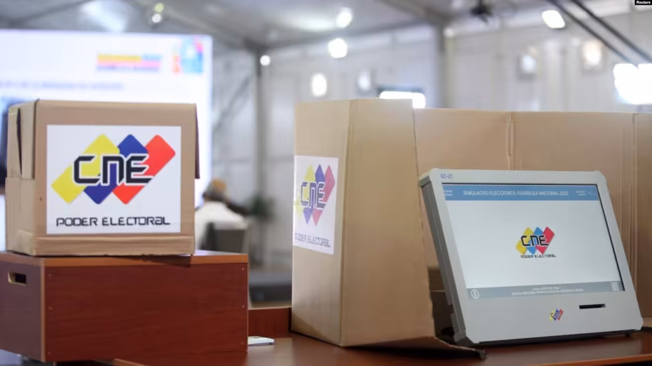 A voting machine located at the headquarters of the National Electoral Council of Venezuela, shortly before the Parliamentary Elections of December 6, 2020. Photo: Reuters/file photo.