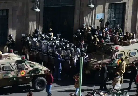 Coup attempt in Bolivia. Photo: Resumen Latinoamericano – English.