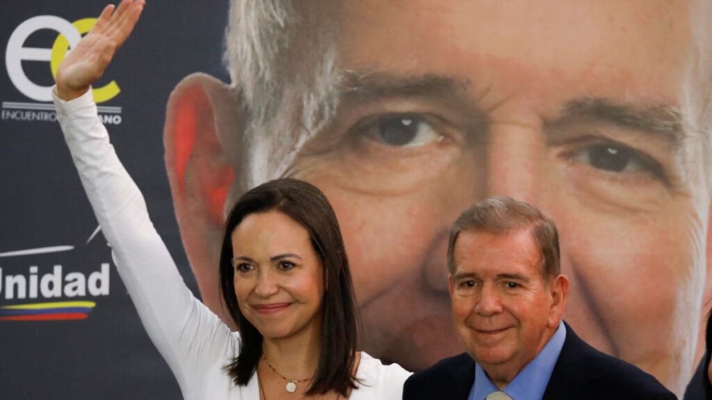 Far-right Venezuelan politician María Corina Machado (left) and opposition presidential candidate Edmundo González (right) at an electoral campaign event. File photo.