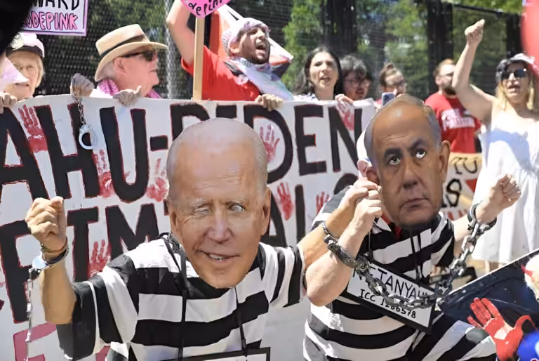 Pro-Palestinian and anti-genocide protestors near the White House, Washington DC. Photo: AFP.