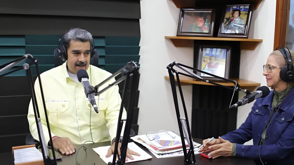 Venezuelan President Nicolás Maduro (left) next to his wife, Deputy Cilia Flores (right), during his radio program "Con Maduro de Repente," on Tuesday, June 11, 2024. Photo: Presidential Press.