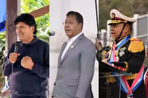 From left to right: Former Bolivian President Evo Morales, President Luis Arce, and now jailed General Juan José Zúñiga. Photo: La Tercera.