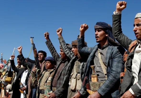 Yemeni fighters in a rally against US and UK strikes on military sites near Sanaa, Yemen, on January 14, 2024. Photo: AP.