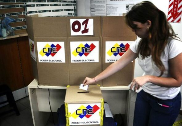 Venezuelan electoral personnel checks the voting material. File photo.