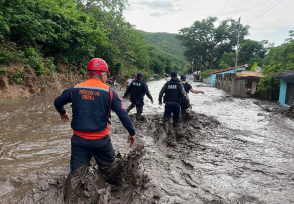 Venezuelan emergency response teams deployed in Cumanacoa, Sucre state, Venezuela, a town severely affected by the flooding of the Manzanares River after the passage of Hurricane Beryl. Photo: X/@RCamachoVzla.