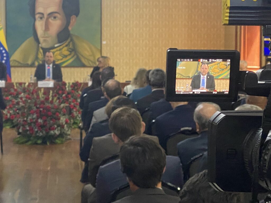 Venezuelan Foreign Minister Yván Gil addressing the diplomatic corps accredited to Caracas regarding the upcoming presidential elections, Wednesday, July 10, 2024. Photo: X/@LeonelTeleSUR.
