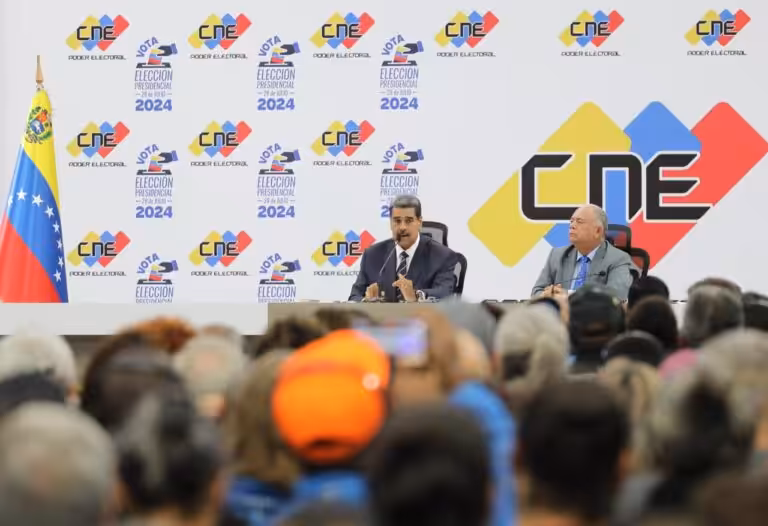 Venezuelan President Nicolás Maduro next to the National Electoral Council President Elvis Amoroso after the ceremony certifying of his victory in Sunday's presidential elections. Photo: X/@PresidencialVen.