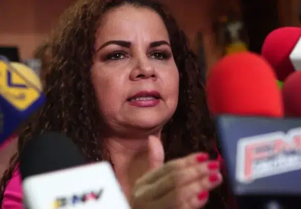 Venezuelan PSUV Deputy Iris Varela issuing a statement to the press. Photo: InfoBae/file photo.