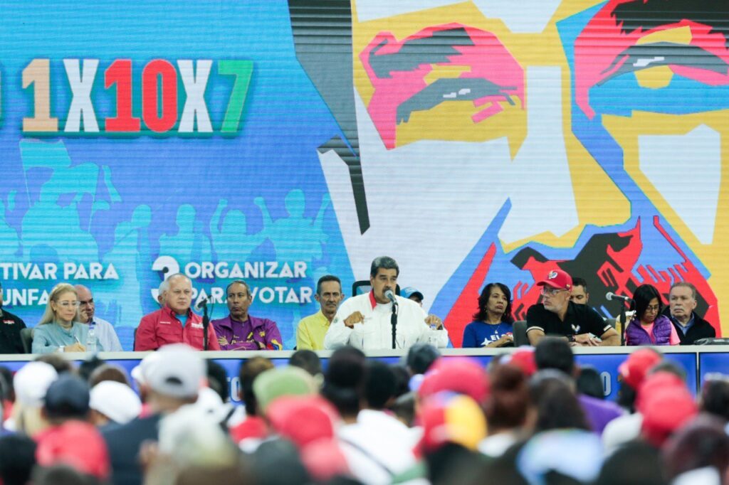 President Nicolás Maduro and other Chavista leaders at the Third National Review Day of the 1x10x7 and Defense of the Vote program, in Caracas, July 20, 2024. Photo: AVN.