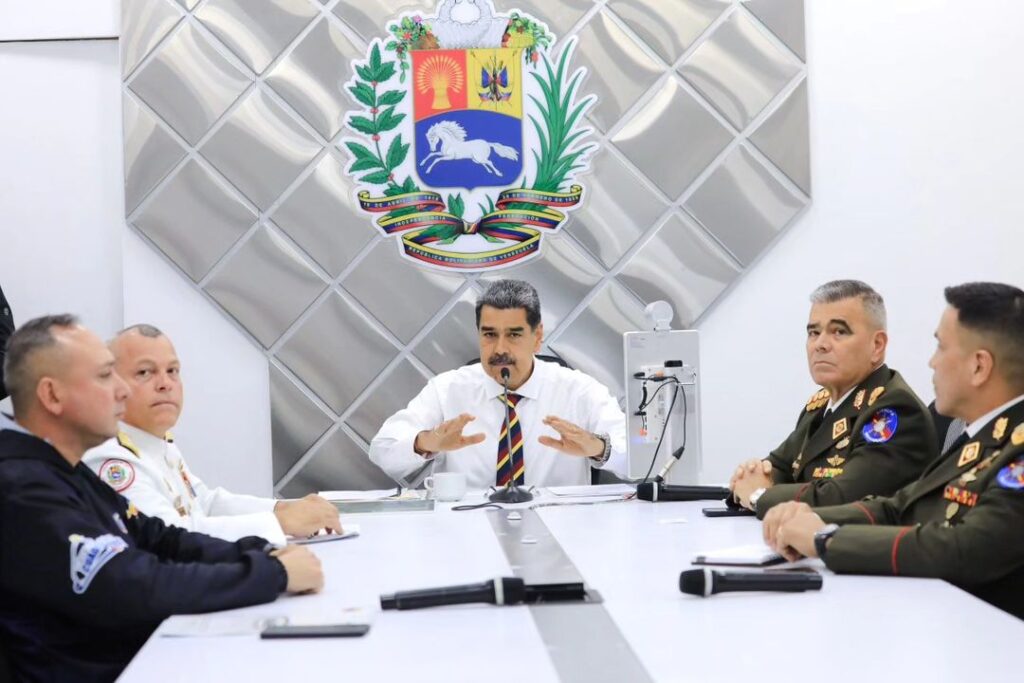 Venezuelan President Nicolás Maduro updating the Venezuelan people about the emergency response in the Cumanacoa region that was hit by Hurricane Beryl, in a televised broadcasr from Miraflores Palace, July 3, 2024. Photo: Presidential Press.