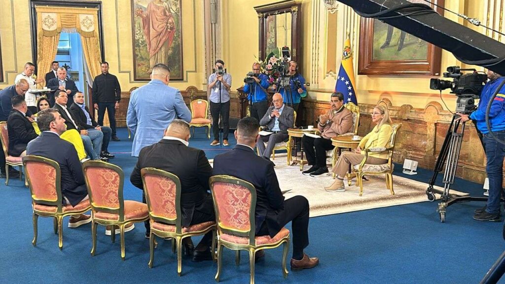 Meeting of Venezuelan President Nicolas Maduro with opposition leaders currently labeling themselves as independents and supporting President Maduro presidential campaign at Miraflores Palace in Caracas on July 16, 2024. Photo: Eligio Rojas/Ultimas Noticias.