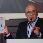 The president of the Venezuelan National Assembly and PSUV deputy, Jorge Rodríguez, in a press conference, calling Chavista forces to demonstrate on Tuesday, July 30, to ensure peace in Venezuela. Photo: Venezuelan National Assembly.