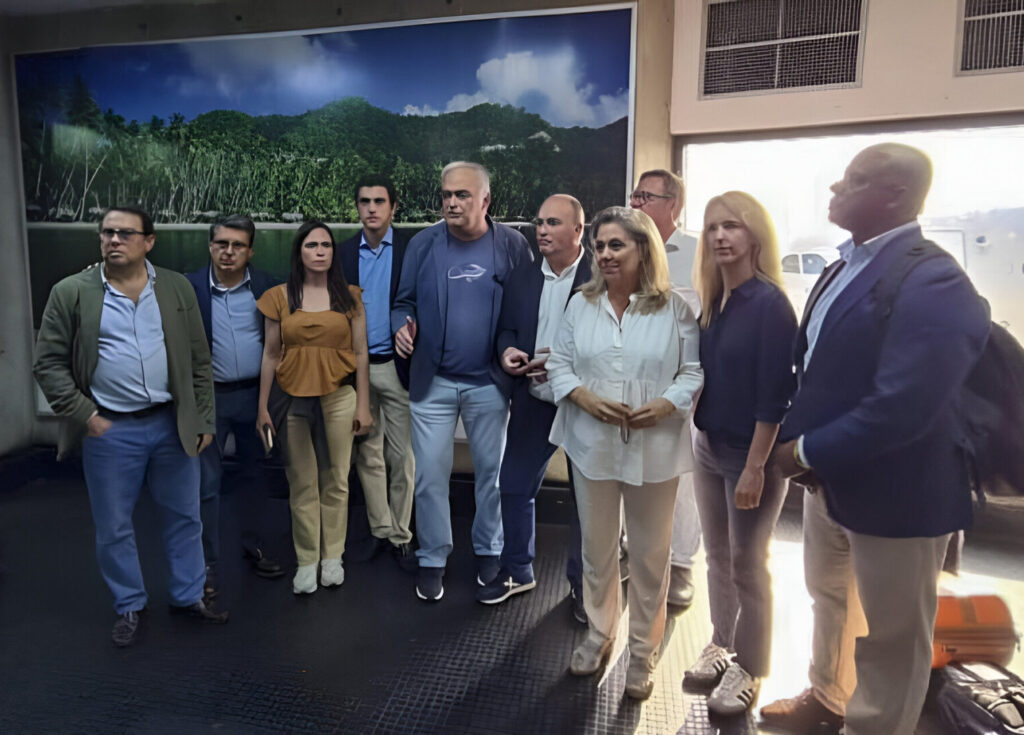 Delegation of far-right Spanish politicians deported from Venezuela for attempting to enter the country as "electoral observers" without any invitation from CNE, July 26, 2024. Photo: X/@FonsiLoaiza.