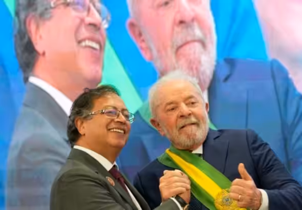 Brazilian president Luiz Inacio Lula da Silva (right) poses for a picture with Colombia's President Gustavo Petro (left), at the Planalto Palace, in Brasilia, Brazil, Jan. 1, 2023. Photo: AP/file photo.