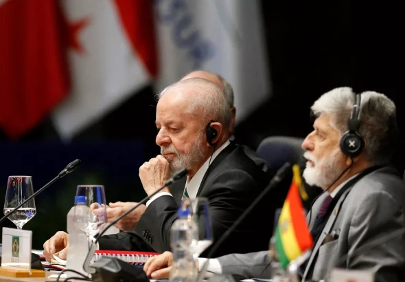 Brazilian President Luiz Inácio Lula da Silva and his top advisor Celso Amorim attend a Mercosur meeting in Asunción, Paraguay, July 8, 2024. Photo: Cesar Olmedo/Reuters/File photo.