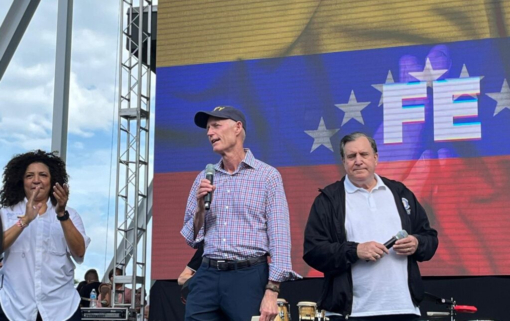 US Senator Rick Scott during a demonstration of far-right Maria Corina Machado supporters in Miami on Saturday, August 17, 2024. Photo: X/@DiarioTalCual.