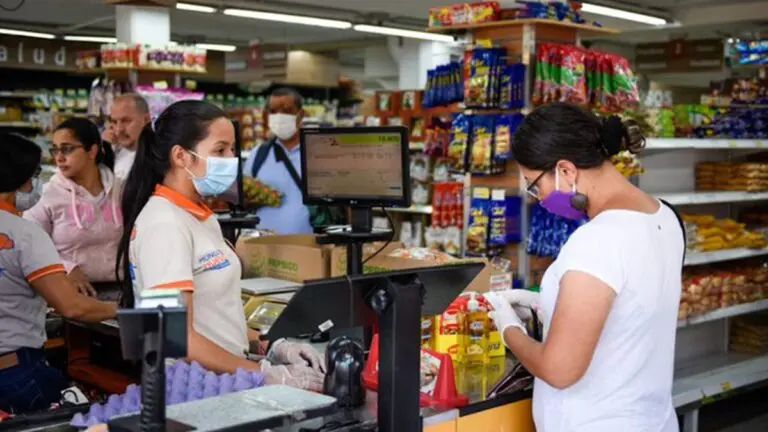 A grocery store in Caracas during the pandemic. Photo: X/@ElUniversal/file photo.