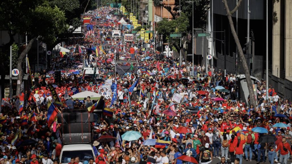Tens of thousands of supporters of the Bolivarian Revolution marched in the March for Peace on August 3. Photo: Francisco Trias.