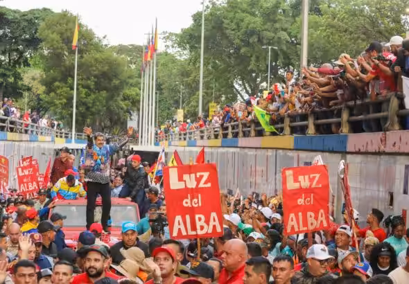 Venezuelan President Nicolás Maduro waving to a crowd during his presidential campaign, July 4, 2024. Photo: X/@NicolasMaduro.