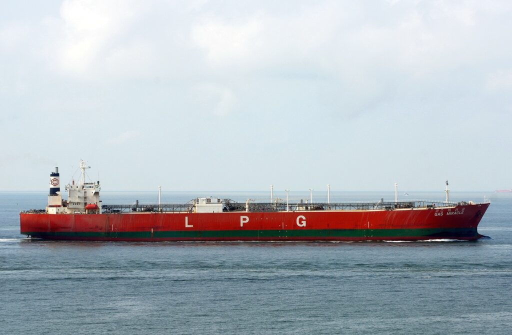 A tanker owned by the Hong Kong-based Kai Heng Long Global Energy Ltd, sanctioned by the United States for conducting trade with the government of Yemen in Sana'a. Photo: Ship Spotting.