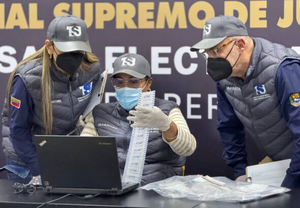 Experts carry out technical analysis of the voting records of the July 28 Venezuelan presidential elections under the auspices of the Electoral Chamber of the Supreme Court of Justice, August 16, 2024. Photo: AVN.
