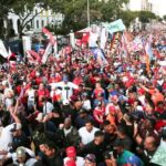 Venezuelan President Nicolas Maduro personally greeting supporters near Miraflores Palace on Saturday, August 17, during a massive Chavista demonstration. Photo: Presidential Press.