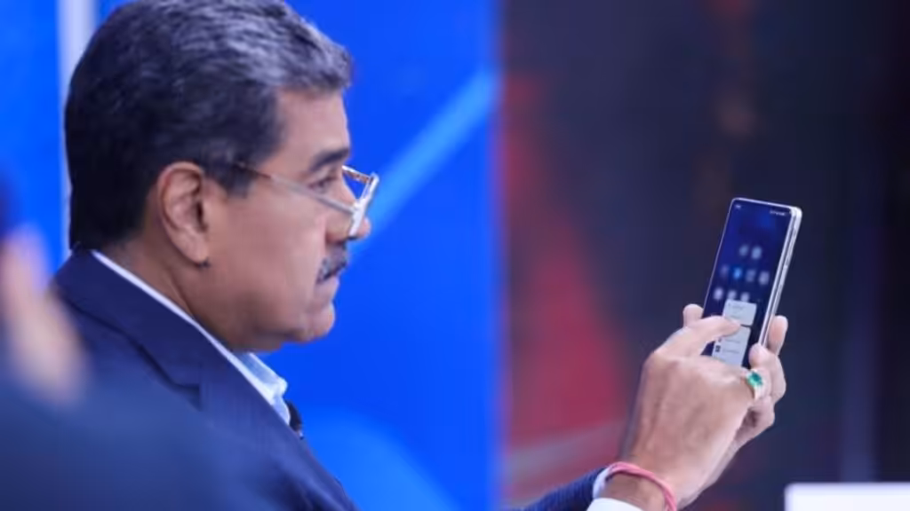jefe-de-estado-nicolas-maduro-desinstala-aplicacion-whatsapp-y-recomienda-wechat-y-telegram-155592