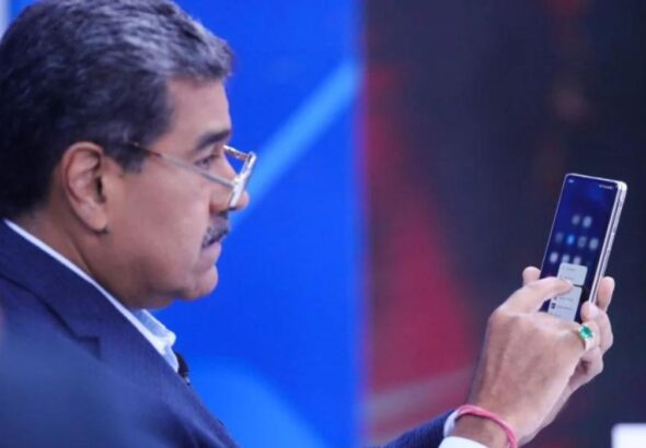 jefe-de-estado-nicolas-maduro-desinstala-aplicacion-whatsapp-y-recomienda-wechat-y-telegram-155592