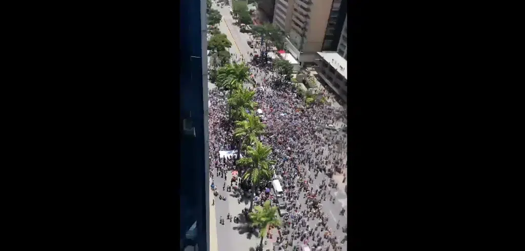 Peak of the far-right opposition demonstration called by Maria Corina Machado. Caracas, August 28, 2024. Photo: Social media video screenshot from X/@luigipr.